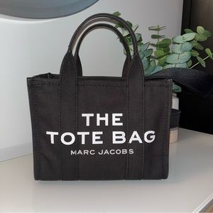 MARC JACOBS the small tote bag (black)